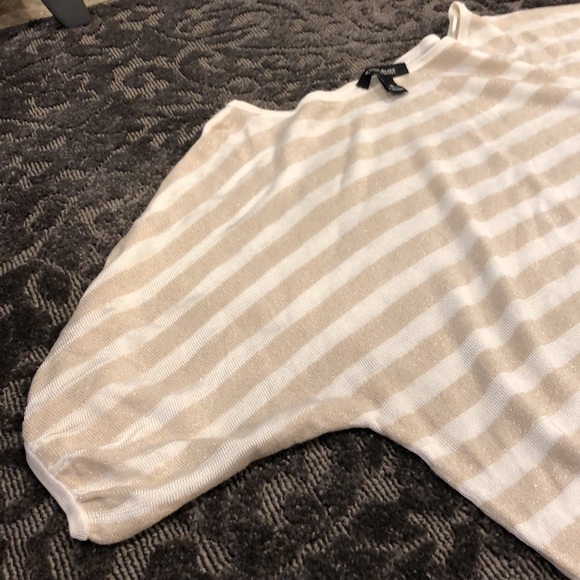 White House Black Market top - Picture 4 of 5